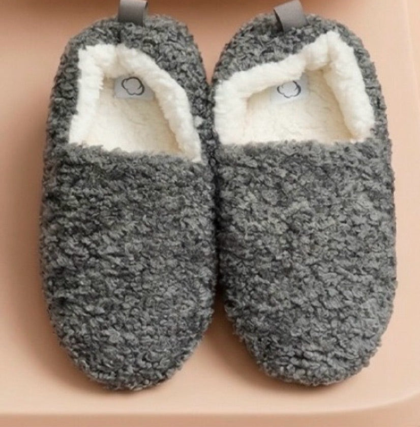 Pantufla Slipper Cerrada Gris