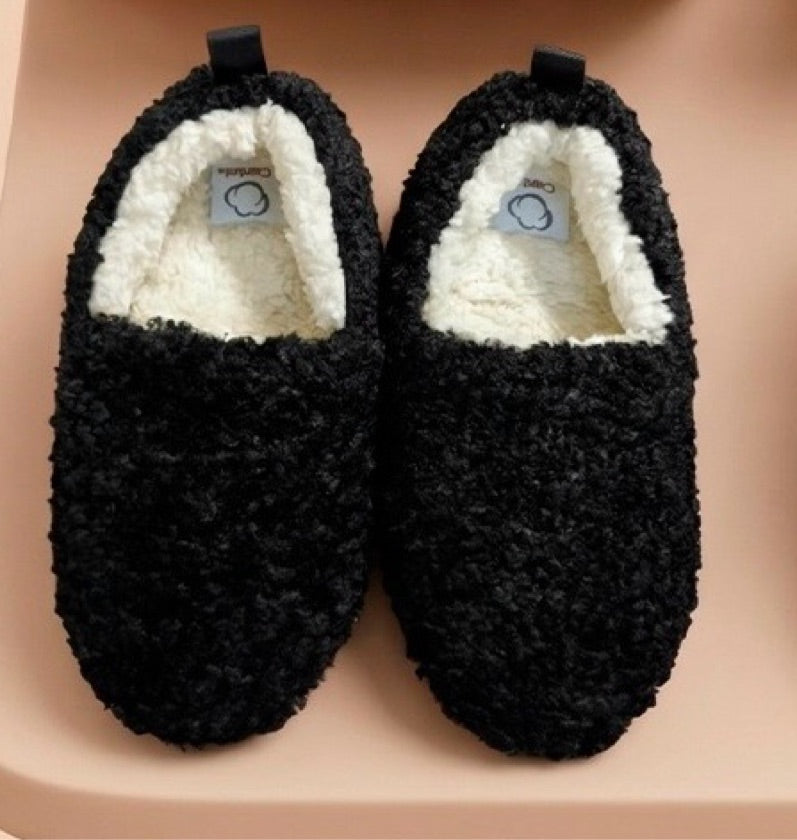 Pantufla Slipper Cerrada Negra