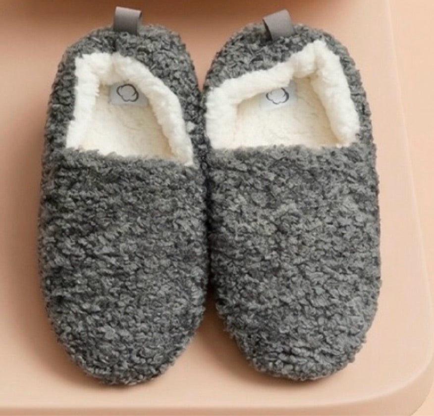 Pantufla Slipper Cerrada Gris